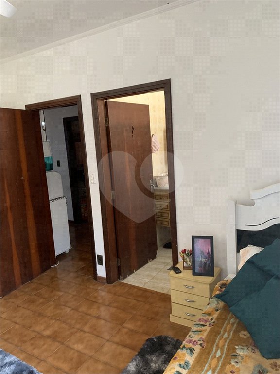 Sobrado à venda com 4 quartos, sendo 3 suítes,  em Jardim Alvinópolis, Atibaia, SP