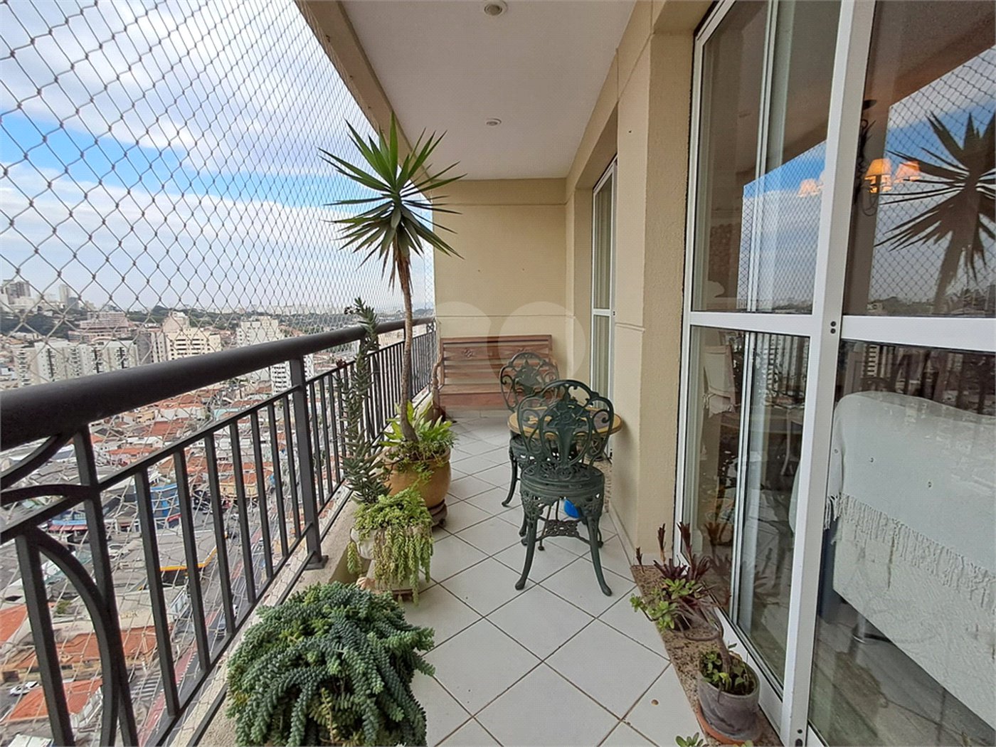 Apartamento à venda com 2 suítes em Vila Romana, São Paulo, SP