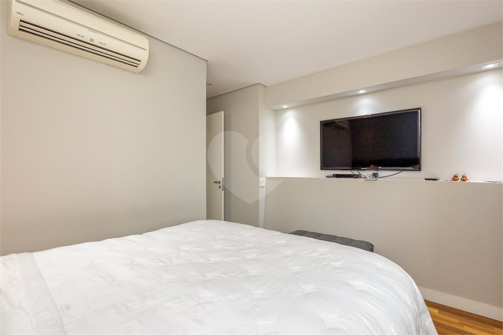 Apartamento à venda ou para alugar com 2 quartos, sendo 1 suíte, em Vila Olímpia, São Paulo, SP