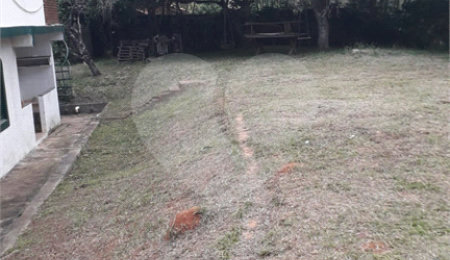 Casa à venda com 3 quartos, sendo 1 suíte,  no condomínio Gleba II, Mairiporã - SP