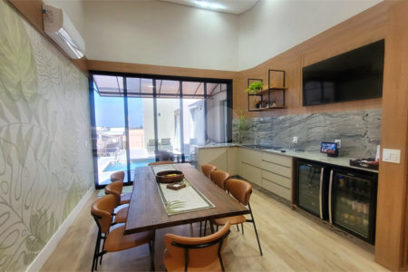 Casa à venda com 4 suítes no condomínio Sta Morriz, Campinas - SP