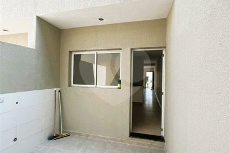 Sobrado à venda com 3 quartos, sendo 1 suíte,  em Vila Tiradentes, São Paulo, SP