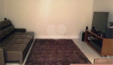 Casa à venda com 3 quartos, sendo 1 suíte,  no condomínio Residencial Água Fria, São Paulo - SP