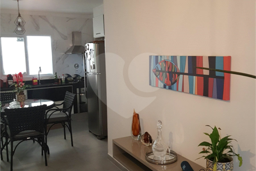 Casa à venda com 3 suítes no condomínio Residencial Mattos, São Paulo - SP