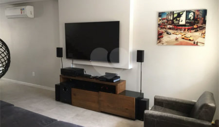 Sobrado à venda com 3 quartos, sendo 1 suíte,  em Alto da Boa Vista, São Paulo, SP