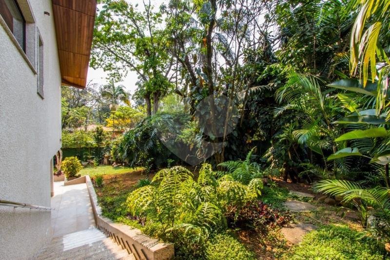 Casa Térrea à venda com 5 suítes em Jardim Marajoara, São Paulo, SP