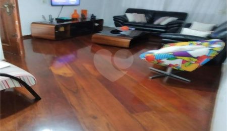 Sobrado à venda com 3 quartos, sendo 2 suítes,  em Jardim Santa Emília, São Paulo, SP