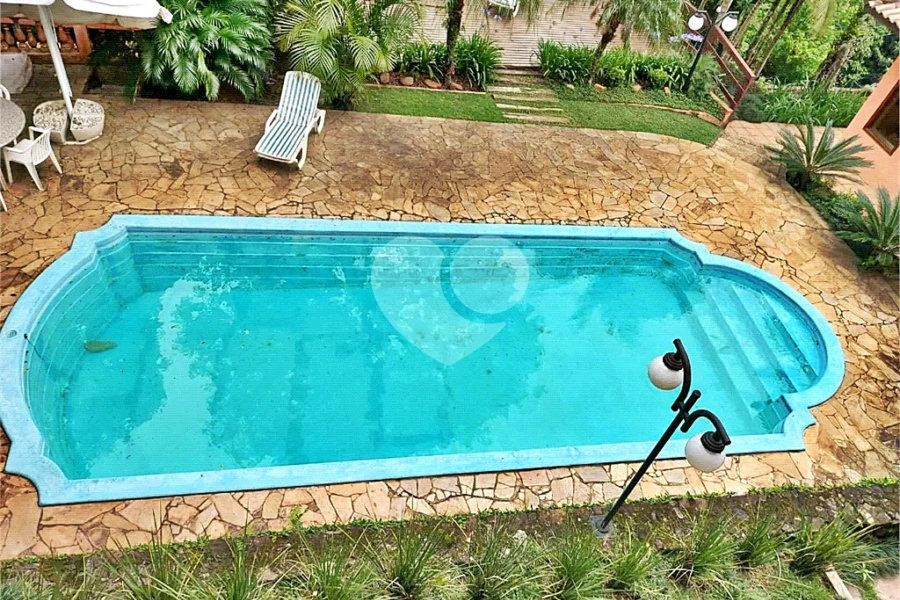 Casa à venda com 4 quartos, sendo 2 suítes, no condomínio Parque Imperial da Cantareira, Mairiporã - SP