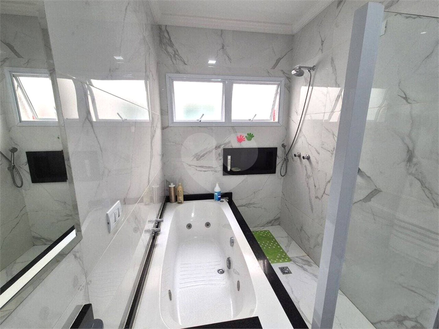 Casa à venda com 3 quartos, sendo 1 suíte,  em Vila Augusta, Sorocaba, SP