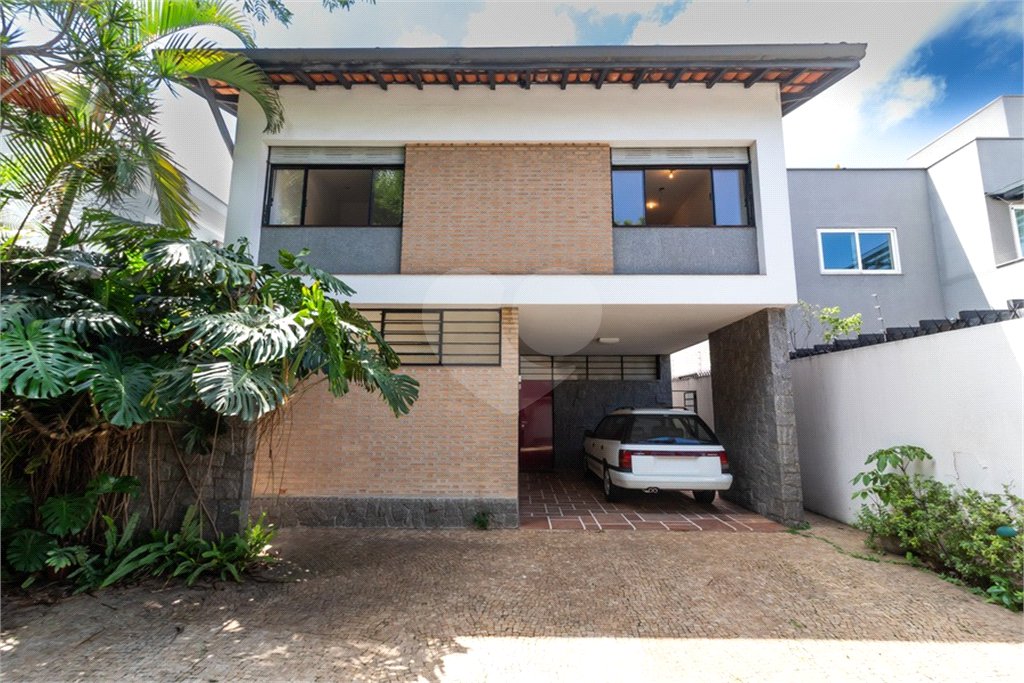 Casa à venda com 4 quartos, sendo 1 suíte, em Jardim Novo Mundo, São Paulo, SP