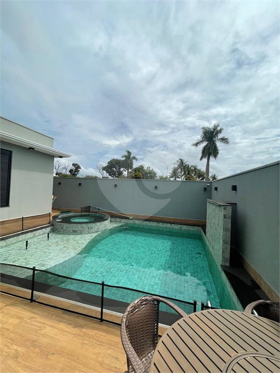 Casa à venda ou para alugar com 4 suítes no condomínio Jardim Salto Grande, Araraquara - SP
