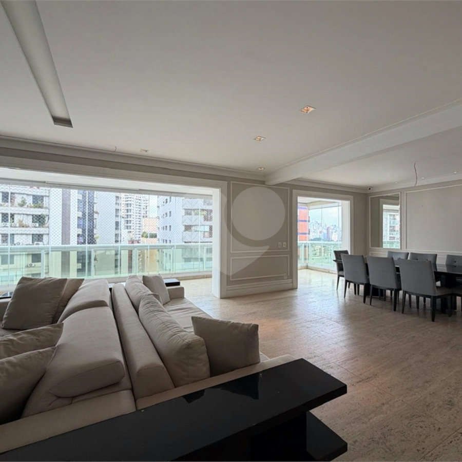 Apartamento à venda com 4 quartos, sendo 3 suítes, em Itaim Bibi, São Paulo, SP