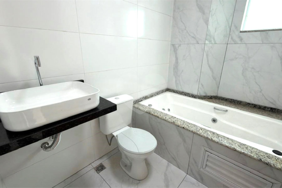 Sobrado à venda com 3 quartos, sendo 1 suíte, em Jardim Vila Formosa, São Paulo, SP