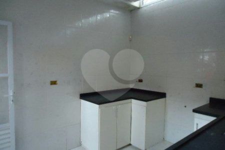 Sobrado à venda com 3 quartos, sendo 1 suíte, em Jardim Aeroporto, São Paulo, SP