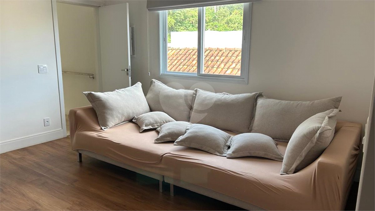 Casa à venda com 5 quartos, sendo 4 suítes,  no condomínio Residencial Vila do Itamaraca, Valinhos - SP