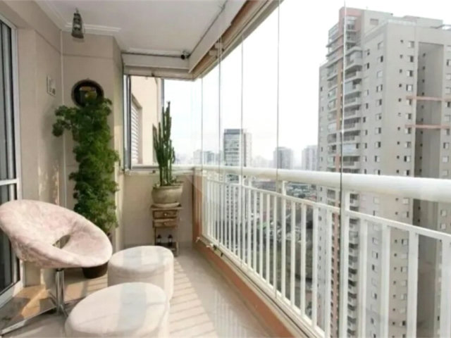 Apartamento à venda com 3 quartos, sendo 1 suíte,  em Tatuapé, São Paulo, SP