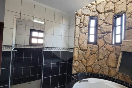 Sobrado à venda com 3 quartos, sendo 1 suíte,  em Jardim Ana Rosa, Suzano, SP
