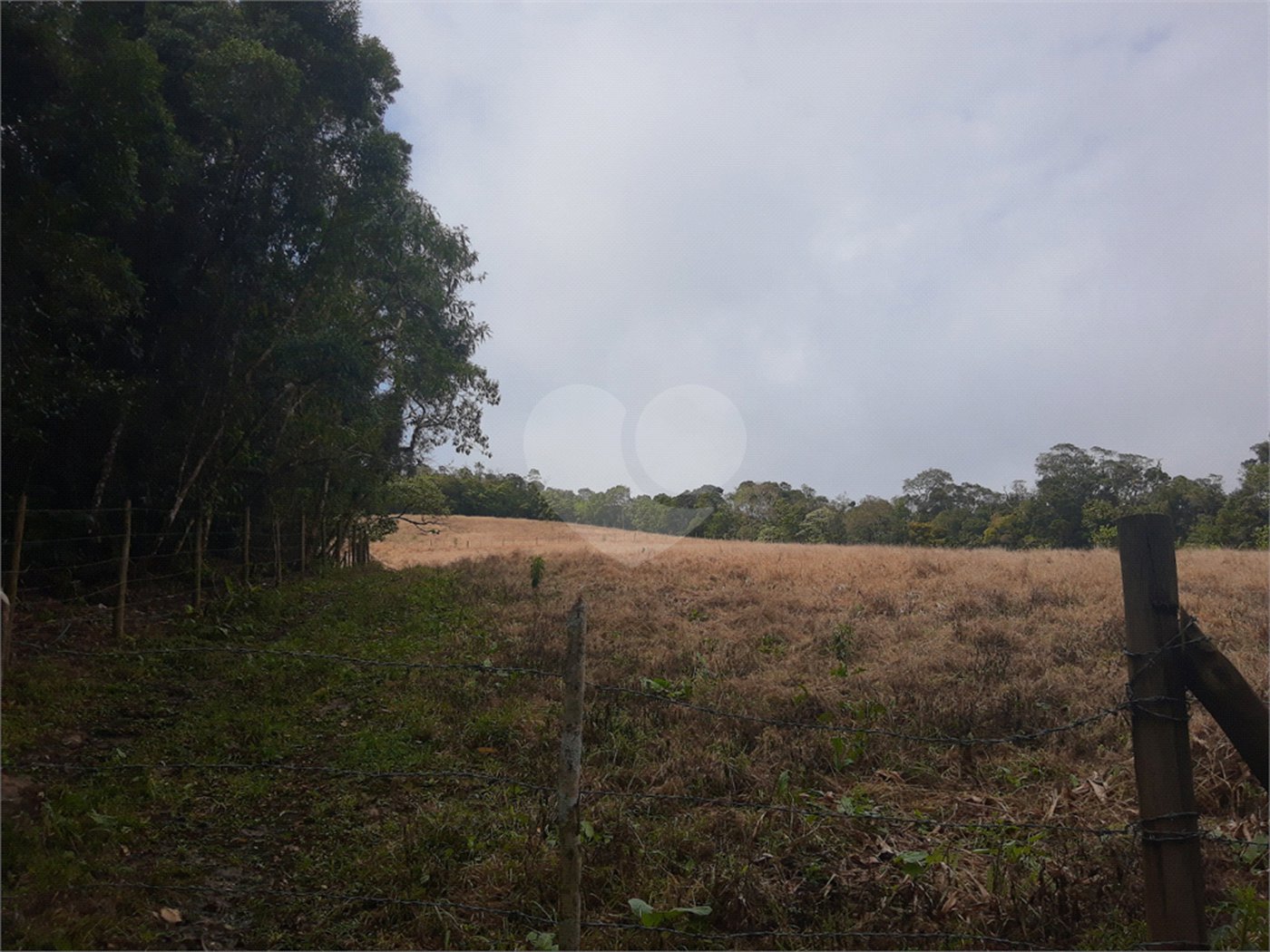 Sítio à venda com 5 quartos, sendo 1 suíte,  em Área Rural de Tapiraí, Tapiraí, SP