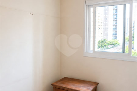 Apartamento à venda com 3 quartos, sendo 1 suíte, em Jardim das Acácias, São Paulo, SP