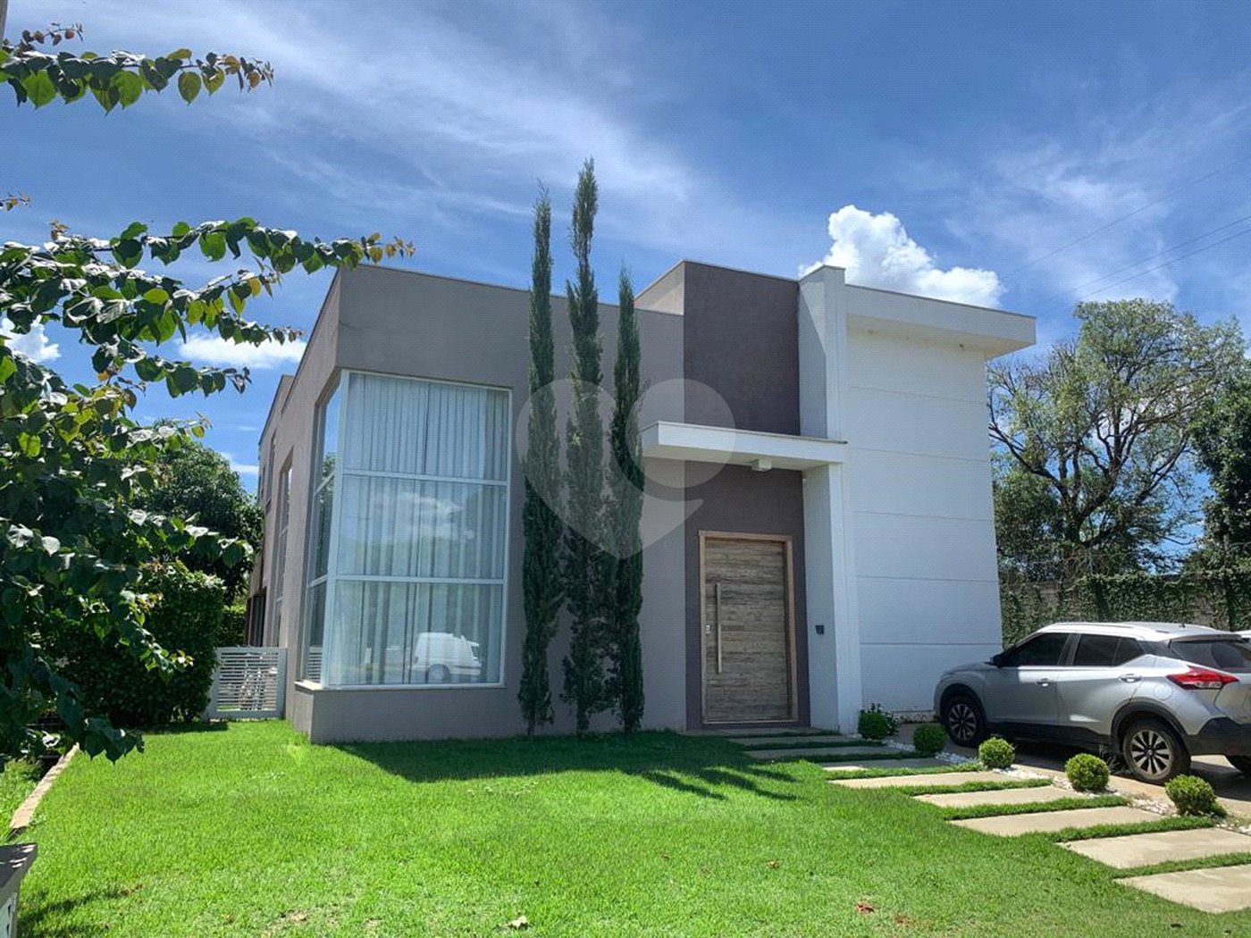 Casa à venda com 5 quartos, sendo 3 suítes, no condomínio Residencial Saint German, Araçoiaba da Serra - SP