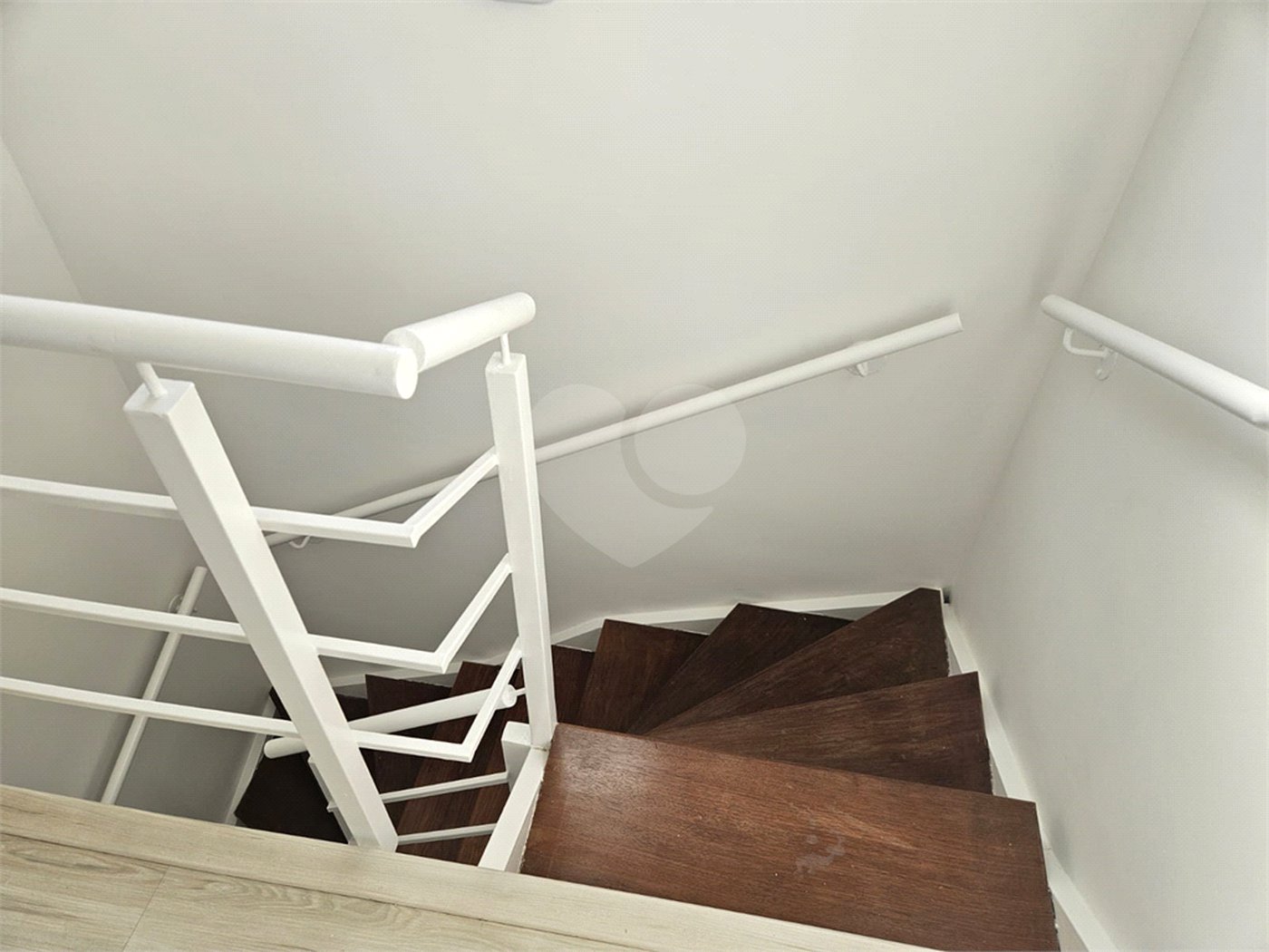 Casa à venda com 2 quartos, sendo 1 suíte, no condomínio Vitória Park, Suzano - SP