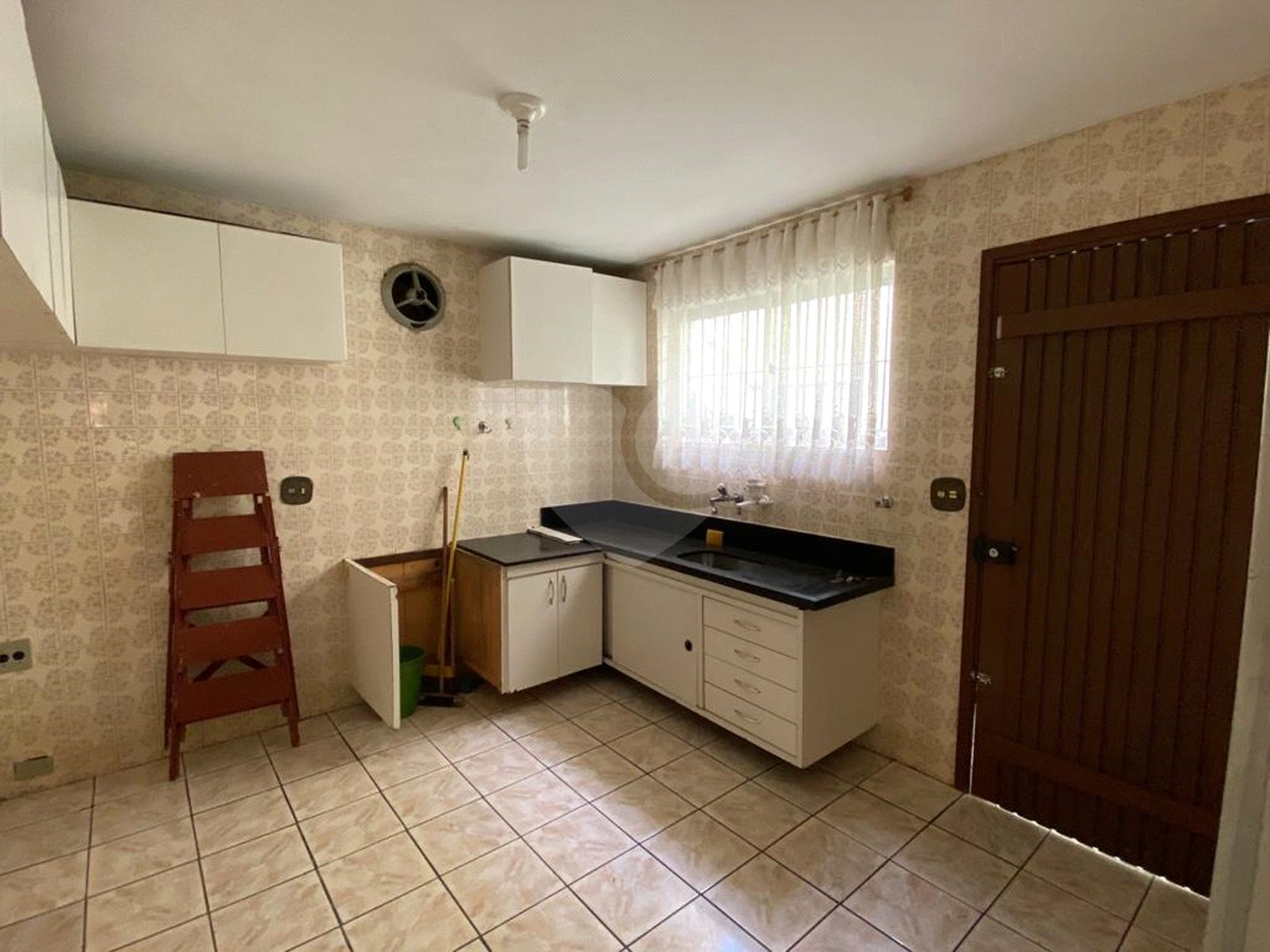 Sobrado à venda com 4 quartos, sendo 1 suíte, em Campo Grande, São Paulo, SP