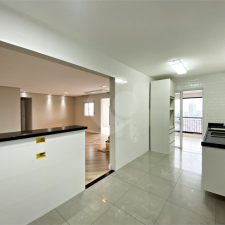 Apartamento à venda com 3 suítes em Santa Teresinha, São Paulo, SP