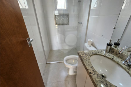 Sobrado à venda com 3 quartos, sendo 1 suíte,  em Vila Nivi, São Paulo, SP