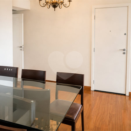 Apartamento à venda com 3 quartos, sendo 1 suíte, em Jardim das Acácias, São Paulo, SP