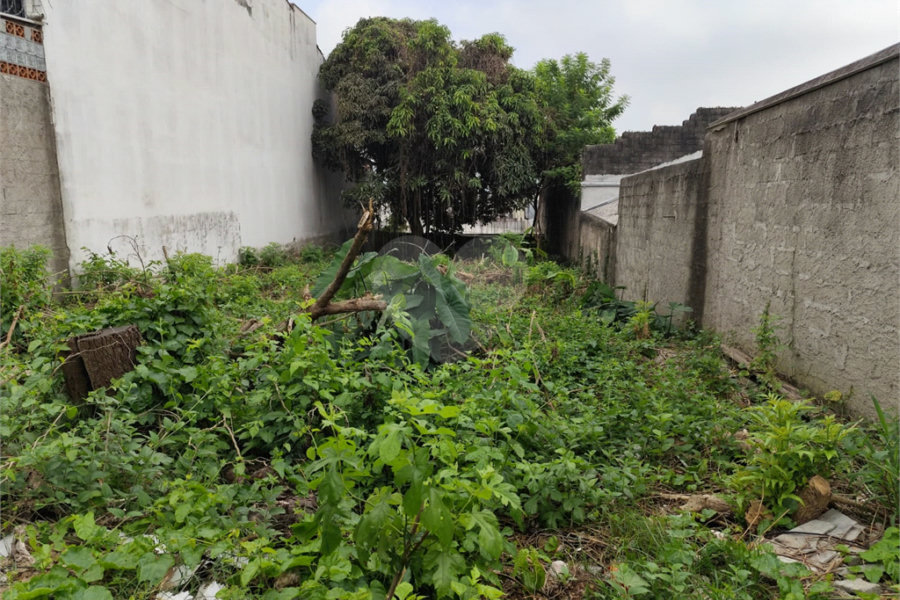 Terreno à venda com 1 suíte em Vila Constança, São Paulo, SP