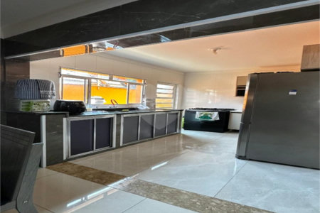 Sobrado à venda com 4 quartos, sendo 1 suíte, em Wanel Ville, Sorocaba, SP