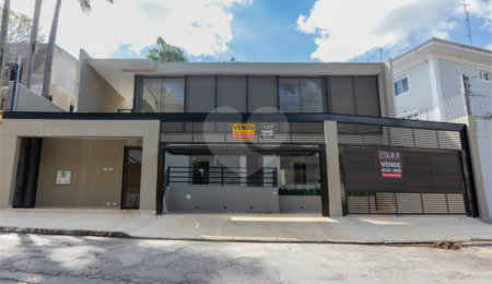 Casa à venda com 4 quartos, sendo 1 suíte,  em Jardim Guedala, São Paulo, SP