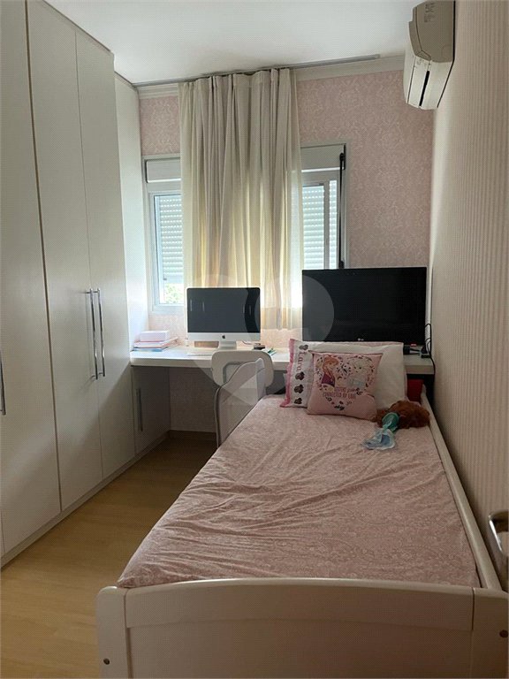 Apartamento à venda com 3 quartos, sendo 1 suíte,  em Vila Clementino, São Paulo, SP