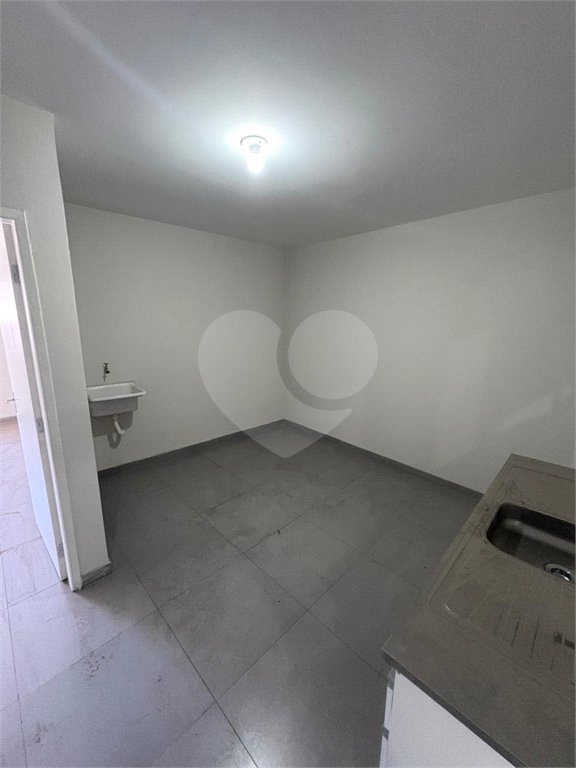 Apartamento para alugar com 1 quarto em Jardim Dona Benta, Suzano, SP