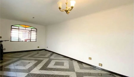 Sobrado à venda com 4 quartos em Vila Ipojuca, São Paulo, SP