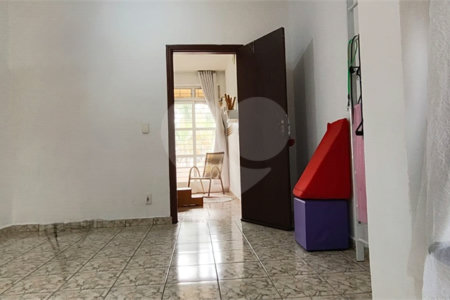 Sobrado à venda com 5 quartos, sendo 2 suítes, em Vila Trujillo, Sorocaba, SP