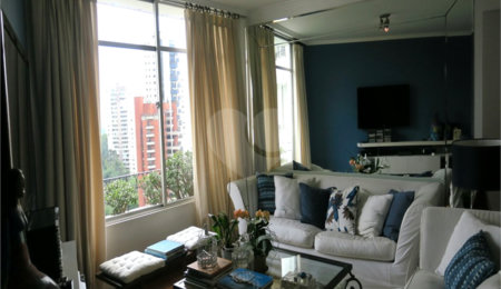 Apartamento à venda com 3 quartos, sendo 1 suíte,  em Vila Andrade, São Paulo, SP