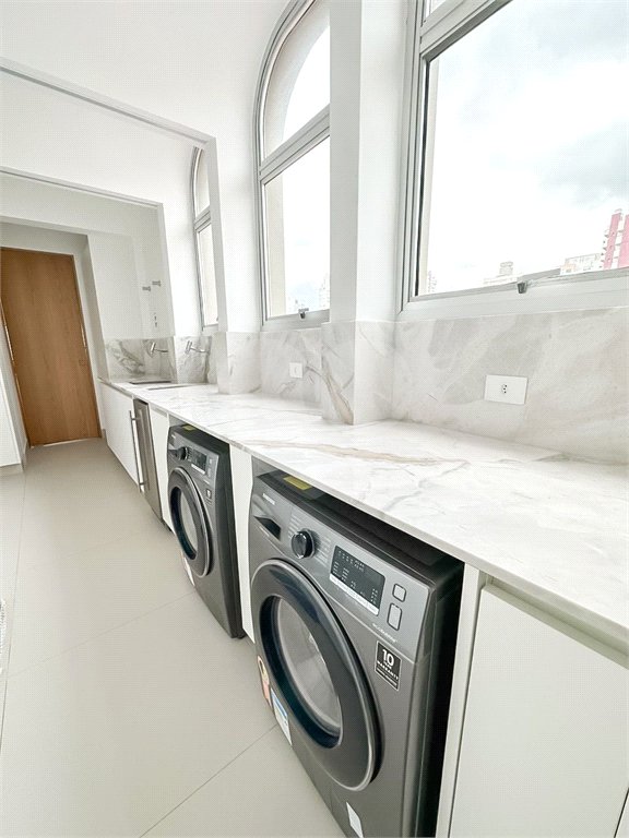 Apartamento à venda com 4 suítes em Vila Cordeiro, São Paulo, SP