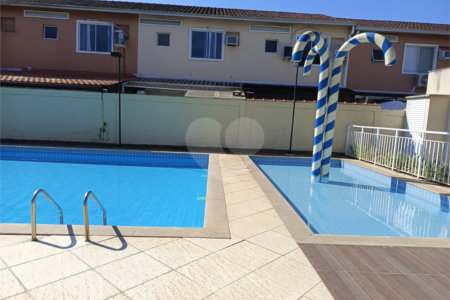 Casa à venda com 3 quartos, sendo 1 suíte, no condomínio Grand Family, Rio de Janeiro - RJ