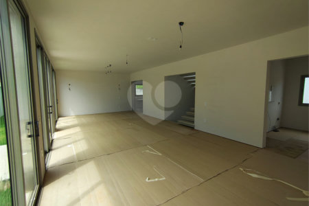 Casa à venda com 4 quartos, sendo 3 suítes,  no condomínio Villa Verde, Jundiaí - SP