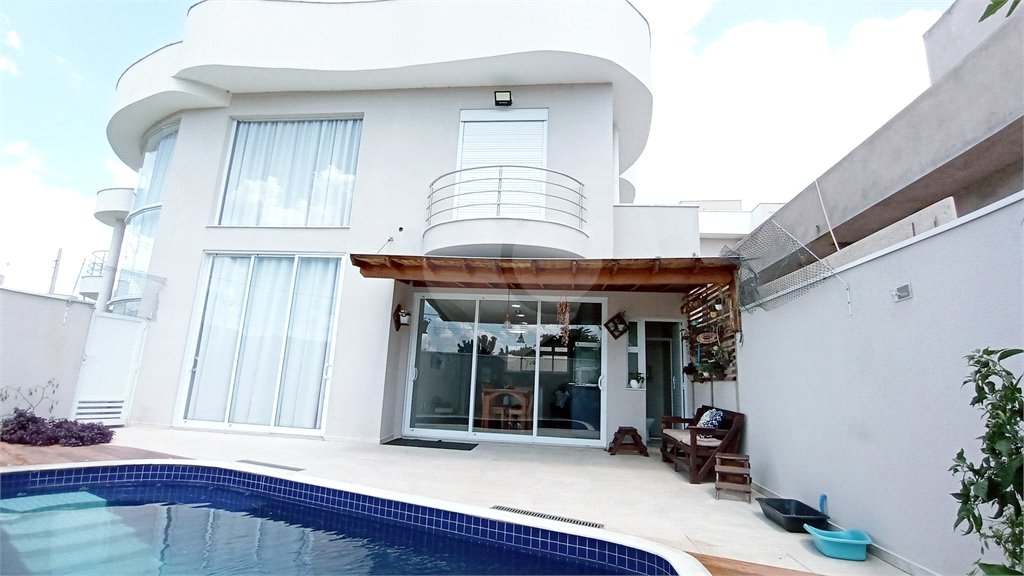 Casa à venda com 3 suítes no condomínio Vila do Sol, Valinhos - SP