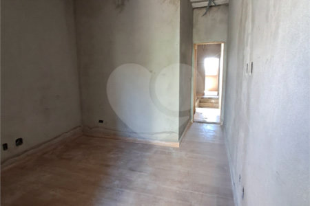 Sobrado à venda com 3 quartos, sendo 1 suíte,  em Vila Laís, São Paulo, SP