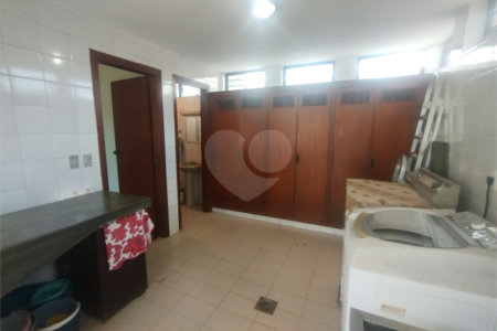 Casa à venda com 5 quartos, sendo 1 suíte, em Parque da Lagoa, Itapetininga, SP