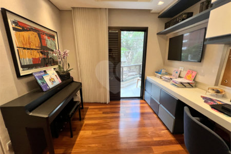 Apartamento à venda com 4 quartos, sendo 3 suítes, em Itaim Bibi, São Paulo, SP