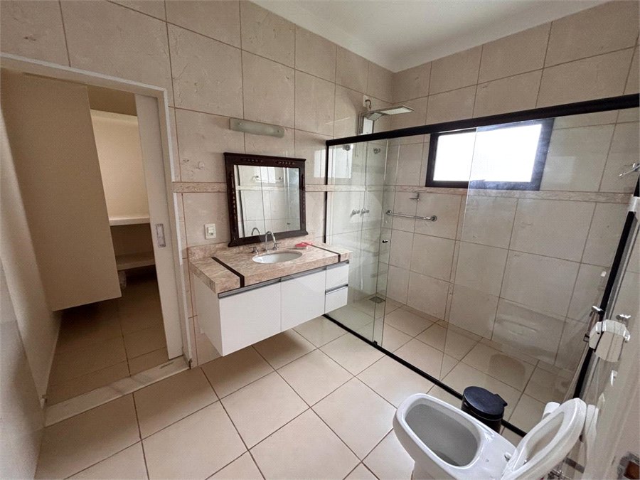 Casa à venda com 3 suítes no condomínio Residencial Maria Dulce, Indaiatuba - SP