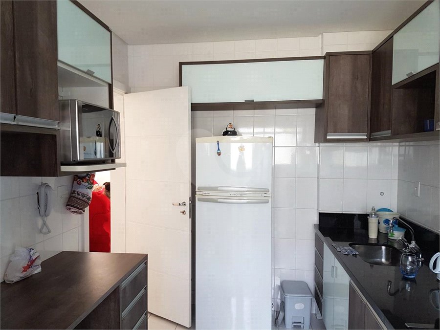 Casa à venda com 3 quartos, sendo 1 suíte, no condomínio Villa das Flores, Mogi das Cruzes - SP