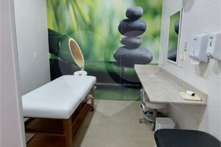 Casa à venda com 3 suítes no condomínio Figueira Garden, Atibaia - SP