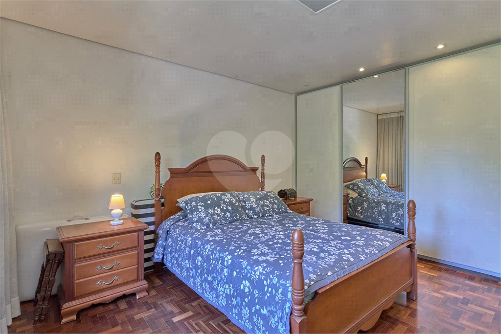 Casa à venda com 4 quartos, sendo 2 suítes, em Brooklin, São Paulo, SP