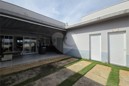 Casa à venda com 4 quartos, sendo 1 suíte, no condomínio Village Ipanema 2, Araçoiaba da Serra - SP