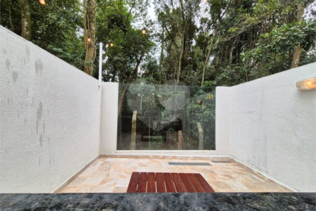 Sobrado à venda com 3 quartos, sendo 1 suíte,  em Vila Pedra Branca, São Paulo, SP